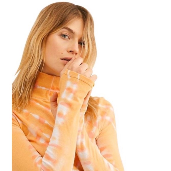 Free People Psychedelic Turtleneck Top NWT - Picture 3 of 8